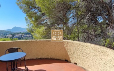Prachtige mediterraanse villa met gastenverblijf en panoramisch uitzicht.